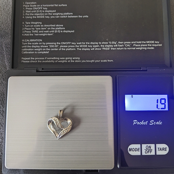10K solid white gold diamond heart pendant - Picture 15 of 15